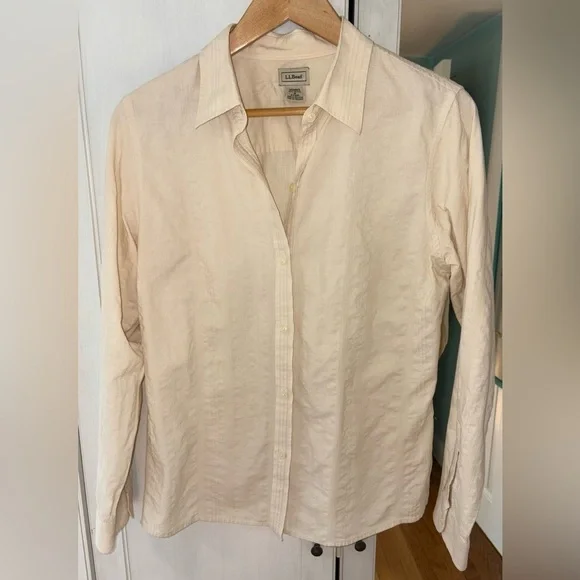 Preppy L.L. Bean vintage Women's Cream Cotton button down with detailing Medium - Picture 2 of 7
